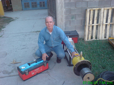 Alejandro next to his new 2LBin.com T-30 Hottap machine
